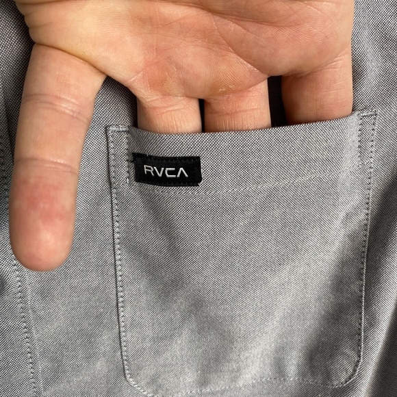 RVCA Boy's Gray Button Down Short Sleeve Dress Shirt Size Medium - Picture 3 of 9